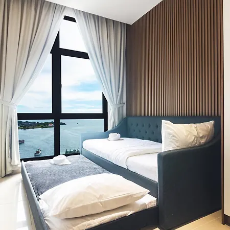 5Starpanda Seaview Suites At The Shore Kota Kinabalu Exterior photo