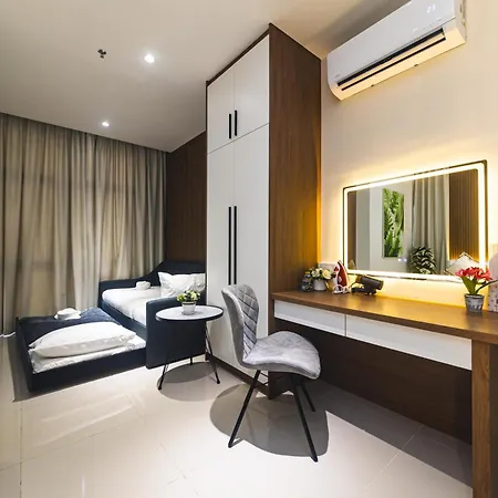 5Starpanda Seaview Suites At The Shore Kota Kinabalu Exterior photo
