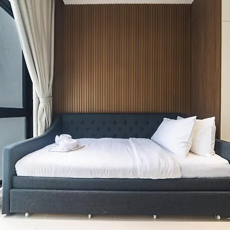 5Starpanda Seaview Suites At The Shore Kota Kinabalu Exterior photo