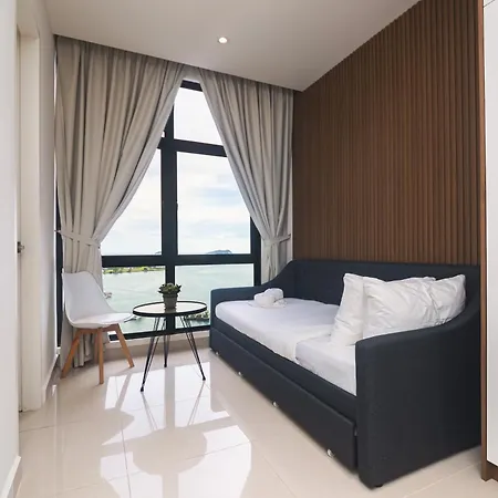 5Starpanda Seaview Suites At The Shore Kota Kinabalu Exterior photo