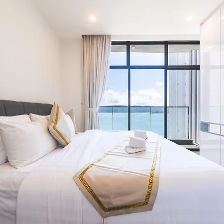 5Starpanda Seaview Suites At The Shore Kota Kinabalu Exterior photo