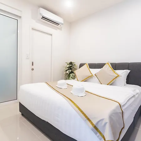 5Starpanda Seaview Suites At The Shore Kota Kinabalu Exterior photo