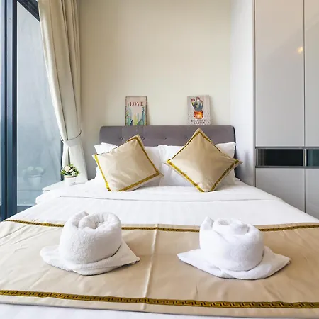 5Starpanda Seaview Suites At The Shore Kota Kinabalu Exterior photo