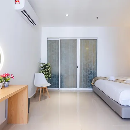 5Starpanda Seaview Suites At The Shore Kota Kinabalu Exterior photo