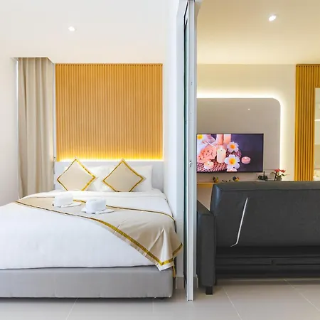 5Starpanda Seaview Suites At The Shore Kota Kinabalu Exterior photo