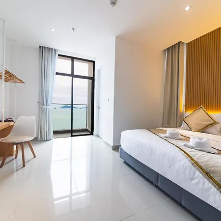 5Starpanda Seaview Suites At The Shore Kota Kinabalu Exterior photo