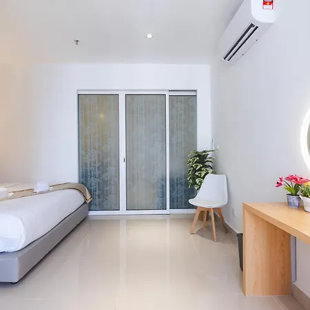 5Starpanda Seaview Suites At The Shore Kota Kinabalu Exterior photo
